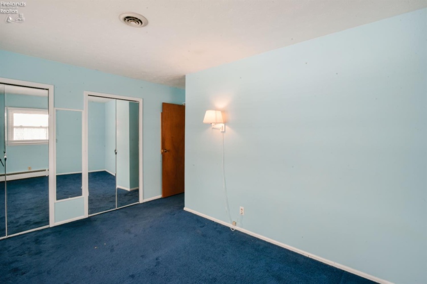 111 10th Street, Port Clinton, 43452, 3 Bedrooms Bedrooms, ,2 BathroomsBathrooms,Residential,For Sale,10th,20254693