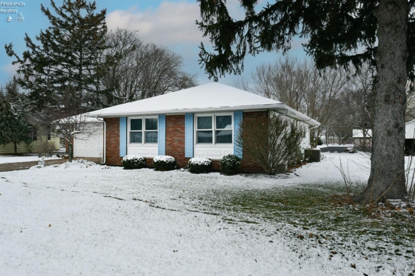 111 10th Street, Port Clinton, 43452, 3 Bedrooms Bedrooms, ,2 BathroomsBathrooms,Residential,For Sale,10th,20254693