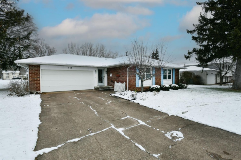 111 10th Street, Port Clinton, 43452, 3 Bedrooms Bedrooms, ,2 BathroomsBathrooms,Residential,For Sale,10th,20254693