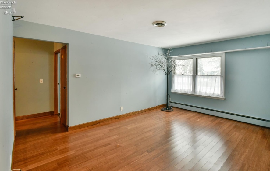 111 10th Street, Port Clinton, 43452, 3 Bedrooms Bedrooms, ,2 BathroomsBathrooms,Residential,For Sale,10th,20254693