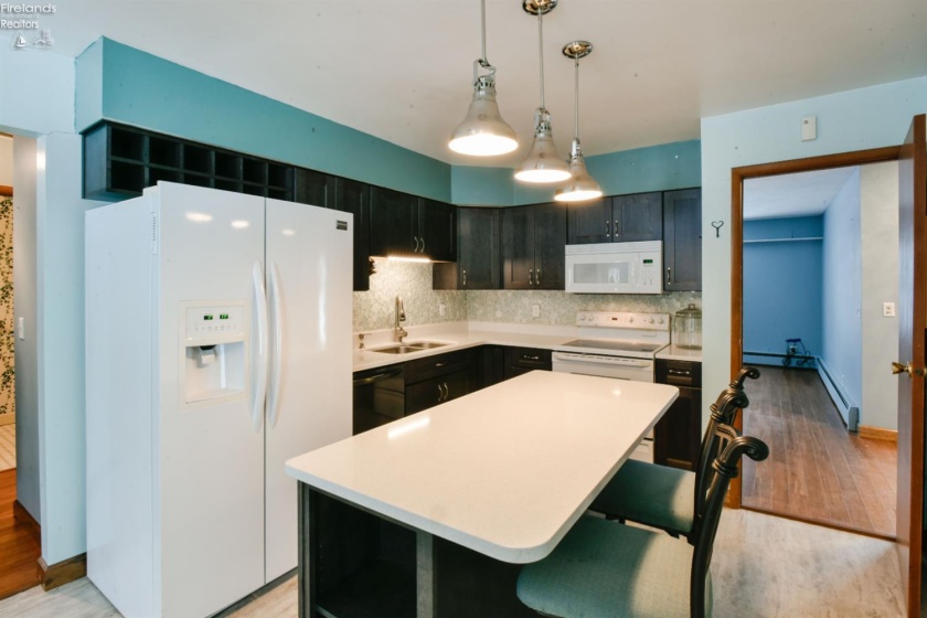 111 10th Street, Port Clinton, 43452, 3 Bedrooms Bedrooms, ,2 BathroomsBathrooms,Residential,For Sale,10th,20254693