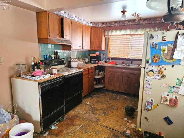 406 Washington Street, Castalia, 44824, 4 Bedrooms Bedrooms, ,2 BathroomsBathrooms,Residential,For Sale,Washington,20254675