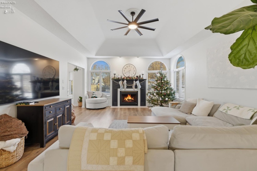 5519 Manhattan Drive, Lorain, 44053, 4 Bedrooms Bedrooms, ,3 BathroomsBathrooms,Residential,For Sale,Manhattan,20254723