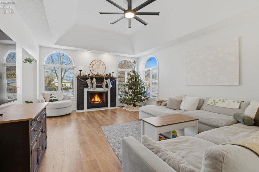 5519 Manhattan Drive, Lorain, 44053, 4 Bedrooms Bedrooms, ,3 BathroomsBathrooms,Residential,For Sale,Manhattan,20254723