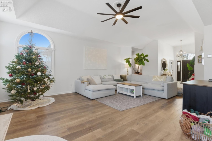 5519 Manhattan Drive, Lorain, 44053, 4 Bedrooms Bedrooms, ,3 BathroomsBathrooms,Residential,For Sale,Manhattan,20254723