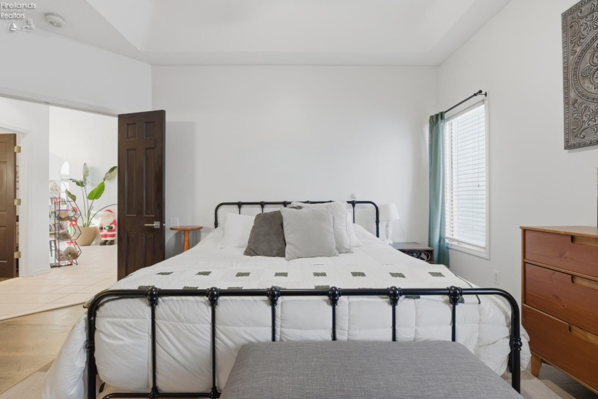 5519 Manhattan Drive, Lorain, 44053, 4 Bedrooms Bedrooms, ,3 BathroomsBathrooms,Residential,For Sale,Manhattan,20254723