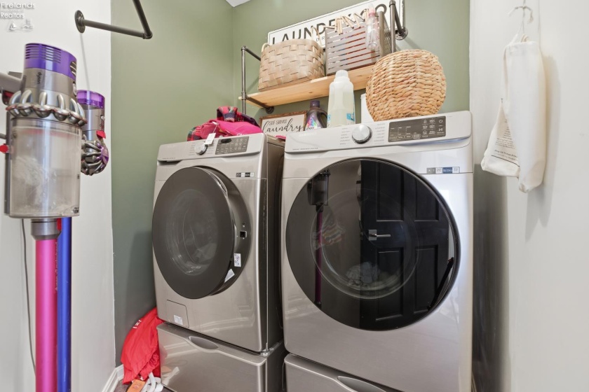 5519 Manhattan Drive, Lorain, 44053, 4 Bedrooms Bedrooms, ,3 BathroomsBathrooms,Residential,For Sale,Manhattan,20254723