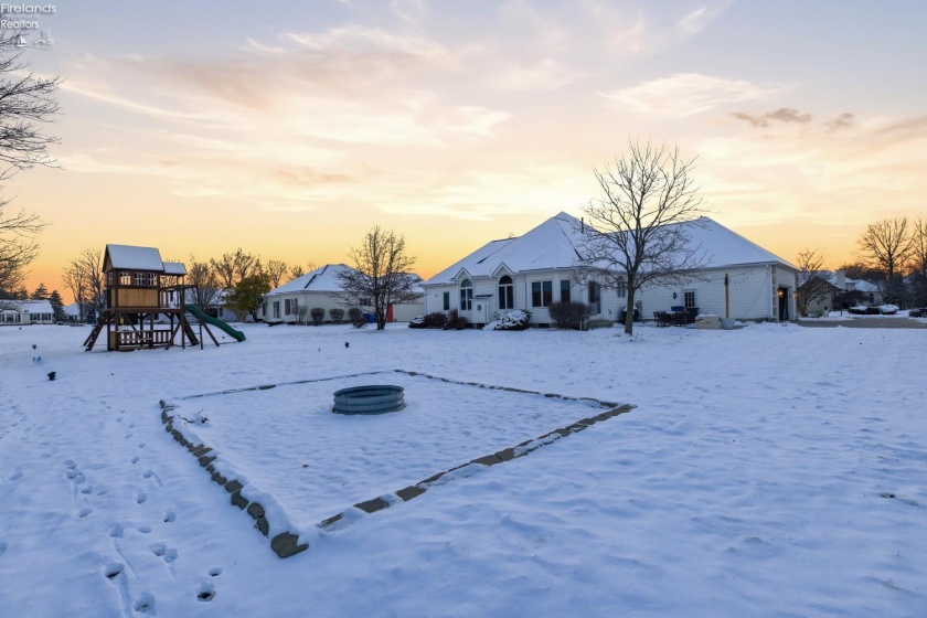 5519 Manhattan Drive, Lorain, 44053, 4 Bedrooms Bedrooms, ,3 BathroomsBathrooms,Residential,For Sale,Manhattan,20254723