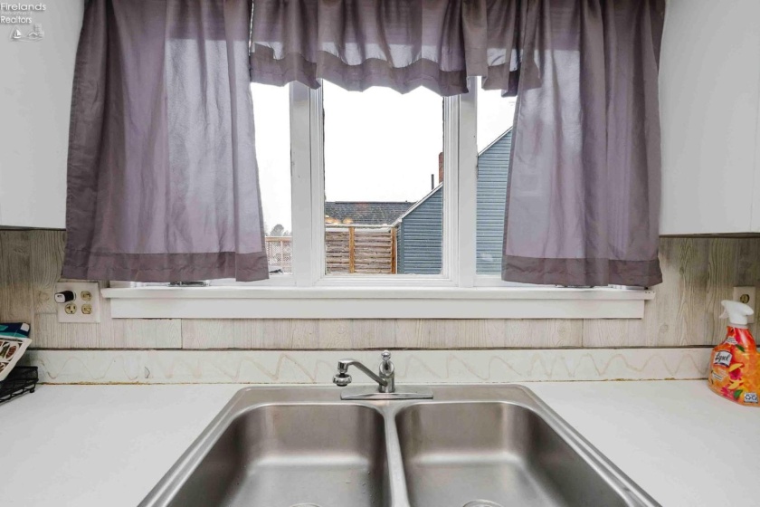 301 Schiller Avenue, Sandusky, 44870, 7 Bedrooms Bedrooms, ,5 BathroomsBathrooms,Residential,For Sale,Schiller,20254654