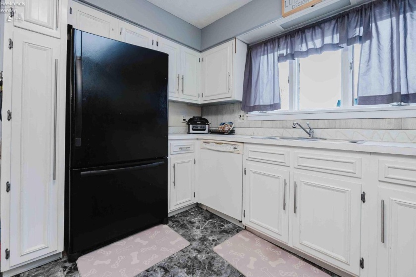 301 Schiller Avenue, Sandusky, 44870, 7 Bedrooms Bedrooms, ,5 BathroomsBathrooms,Residential,For Sale,Schiller,20254654