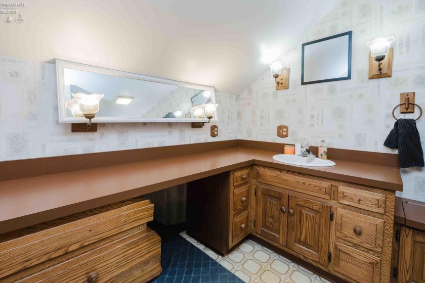 301 Schiller Avenue, Sandusky, 44870, 7 Bedrooms Bedrooms, ,5 BathroomsBathrooms,Residential,For Sale,Schiller,20254654