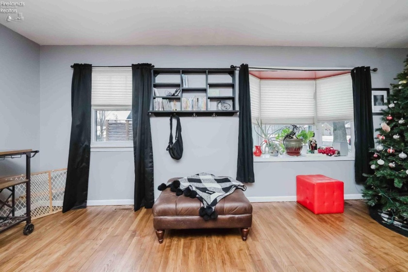 301 Schiller Avenue, Sandusky, 44870, 7 Bedrooms Bedrooms, ,5 BathroomsBathrooms,Residential,For Sale,Schiller,20254654