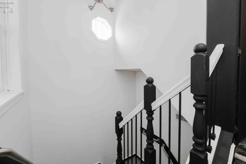 301 Schiller Avenue, Sandusky, 44870, 7 Bedrooms Bedrooms, ,5 BathroomsBathrooms,Residential,For Sale,Schiller,20254654