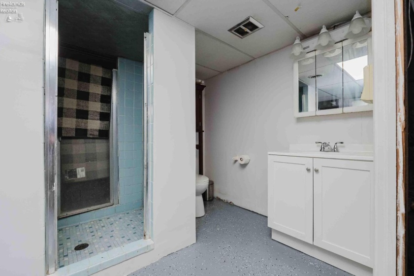 301 Schiller Avenue, Sandusky, 44870, 7 Bedrooms Bedrooms, ,5 BathroomsBathrooms,Residential,For Sale,Schiller,20254654