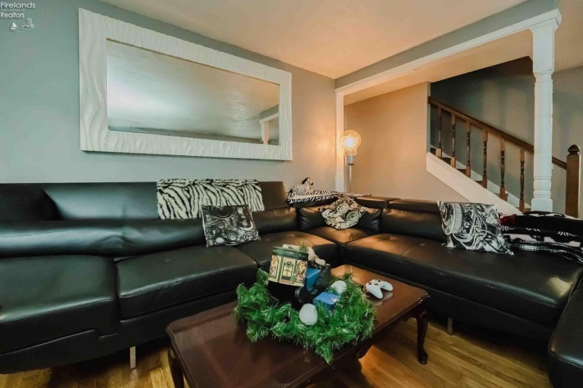 301 Schiller Avenue, Sandusky, 44870, 7 Bedrooms Bedrooms, ,5 BathroomsBathrooms,Residential,For Sale,Schiller,20254654