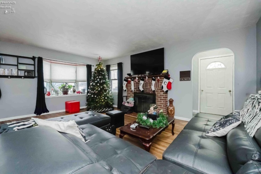 301 Schiller Avenue, Sandusky, 44870, 7 Bedrooms Bedrooms, ,5 BathroomsBathrooms,Residential,For Sale,Schiller,20254654