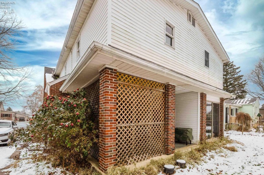 301 Schiller Avenue, Sandusky, 44870, 7 Bedrooms Bedrooms, ,5 BathroomsBathrooms,Residential,For Sale,Schiller,20254654