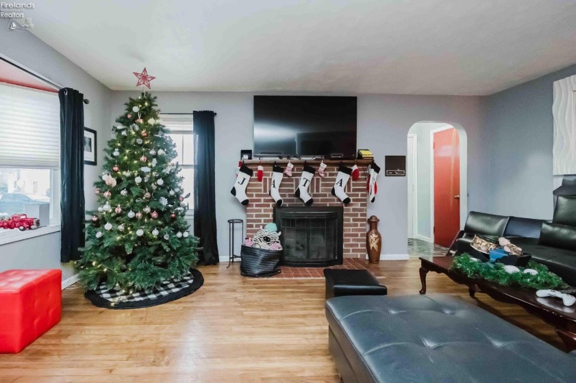 301 Schiller Avenue, Sandusky, 44870, 7 Bedrooms Bedrooms, ,5 BathroomsBathrooms,Residential,For Sale,Schiller,20254654