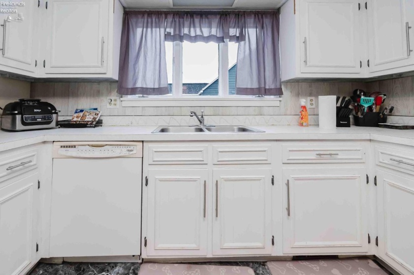 301 Schiller Avenue, Sandusky, 44870, 7 Bedrooms Bedrooms, ,5 BathroomsBathrooms,Residential,For Sale,Schiller,20254654