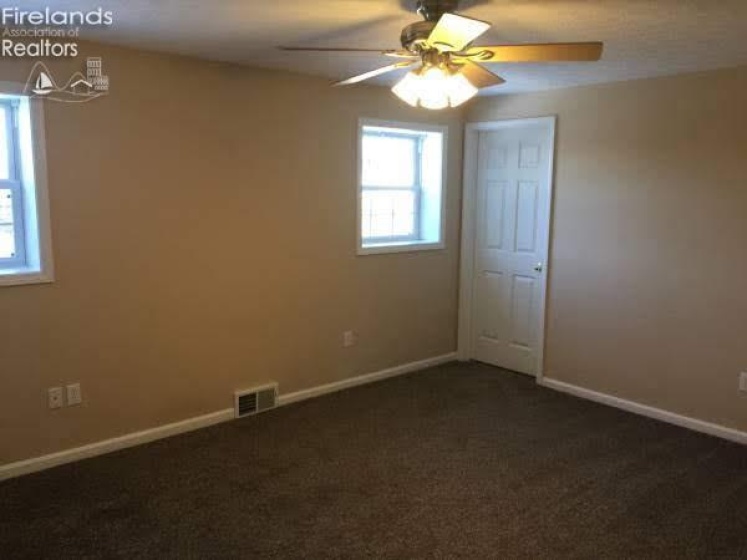 48903 North Ridge Road, Amherst, 44001, ,Multiple Units,For Sale,North Ridge Road,20254719