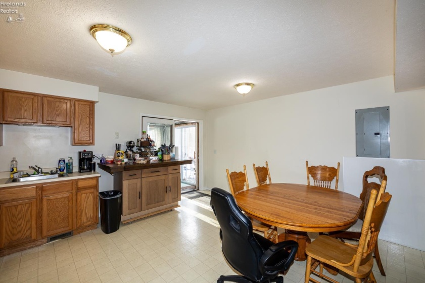 48903 North Ridge Road, Amherst, 44001, ,Multiple Units,For Sale,North Ridge Road,20254719