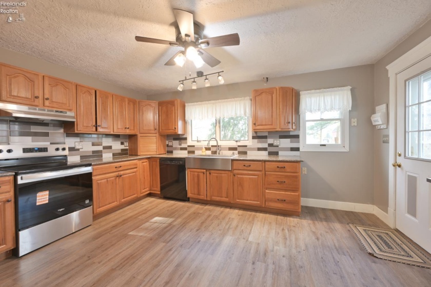 51001 Portman Road, Amherst, 44001, 3 Bedrooms Bedrooms, ,1 BathroomBathrooms,Residential,For Sale,Portman,20254732