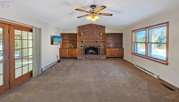 827 Maple Street, Clyde, 43410, 3 Bedrooms Bedrooms, ,3 BathroomsBathrooms,Residential,For Sale,Maple Street,20254647