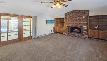 827 Maple Street, Clyde, 43410, 3 Bedrooms Bedrooms, ,3 BathroomsBathrooms,Residential,For Sale,Maple Street,20254647