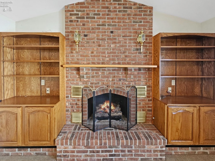 827 Maple Street, Clyde, 43410, 3 Bedrooms Bedrooms, ,3 BathroomsBathrooms,Residential,For Sale,Maple Street,20254647