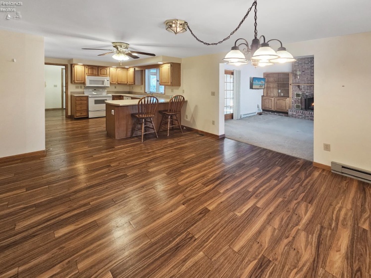 827 Maple Street, Clyde, 43410, 3 Bedrooms Bedrooms, ,3 BathroomsBathrooms,Residential,For Sale,Maple Street,20254647