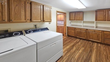 827 Maple Street, Clyde, 43410, 3 Bedrooms Bedrooms, ,3 BathroomsBathrooms,Residential,For Sale,Maple Street,20254647