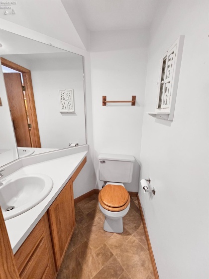 827 Maple Street, Clyde, 43410, 3 Bedrooms Bedrooms, ,3 BathroomsBathrooms,Residential,For Sale,Maple Street,20254647