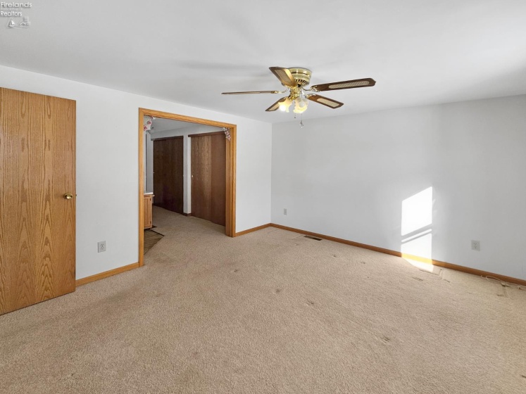 827 Maple Street, Clyde, 43410, 3 Bedrooms Bedrooms, ,3 BathroomsBathrooms,Residential,For Sale,Maple Street,20254647