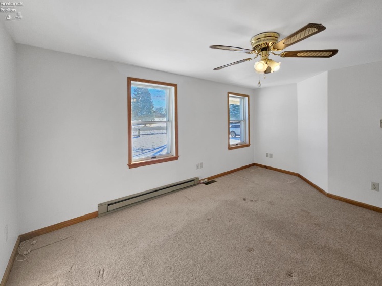 827 Maple Street, Clyde, 43410, 3 Bedrooms Bedrooms, ,3 BathroomsBathrooms,Residential,For Sale,Maple Street,20254647