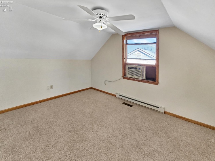 827 Maple Street, Clyde, 43410, 3 Bedrooms Bedrooms, ,3 BathroomsBathrooms,Residential,For Sale,Maple Street,20254647