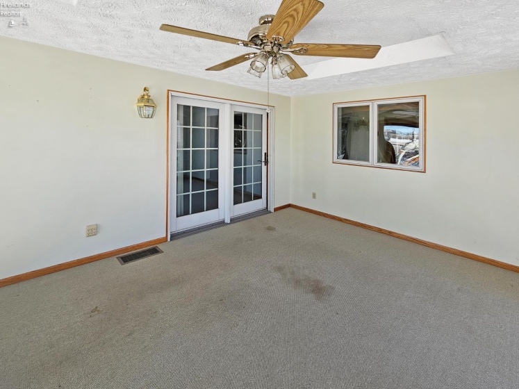 827 Maple Street, Clyde, 43410, 3 Bedrooms Bedrooms, ,3 BathroomsBathrooms,Residential,For Sale,Maple Street,20254647