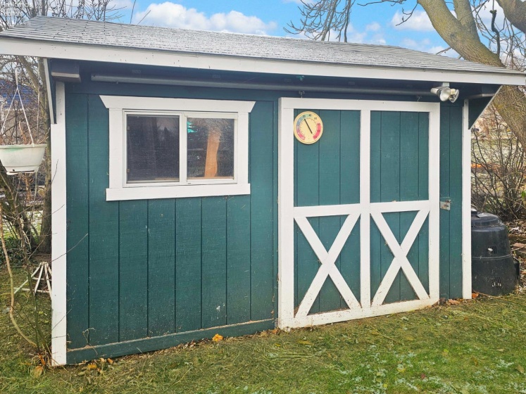 827 Maple Street, Clyde, 43410, 3 Bedrooms Bedrooms, ,3 BathroomsBathrooms,Residential,For Sale,Maple Street,20254647