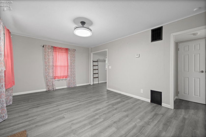 3896 Meadow Lane, Lorain, 44055, 3 Bedrooms Bedrooms, ,1 BathroomBathrooms,Residential,For Sale,Meadow Lane,20254652