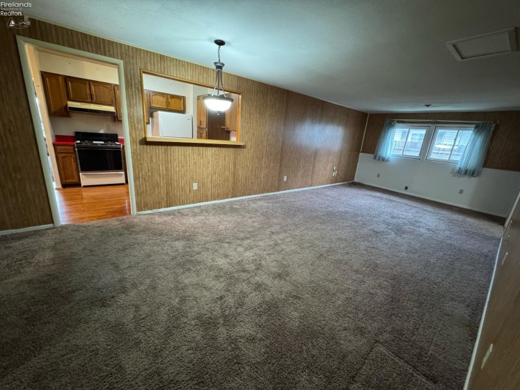 1310 Elmhurst Lane, Fremont, 43420, 3 Bedrooms Bedrooms, ,2 BathroomsBathrooms,Residential,For Sale,Elmhurst,20254736