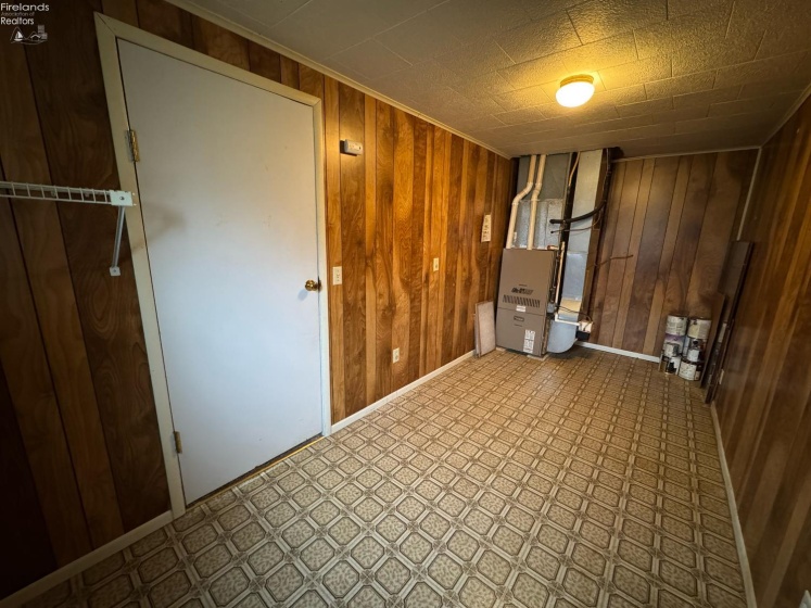 1310 Elmhurst Lane, Fremont, 43420, 3 Bedrooms Bedrooms, ,2 BathroomsBathrooms,Residential,For Sale,Elmhurst,20254736