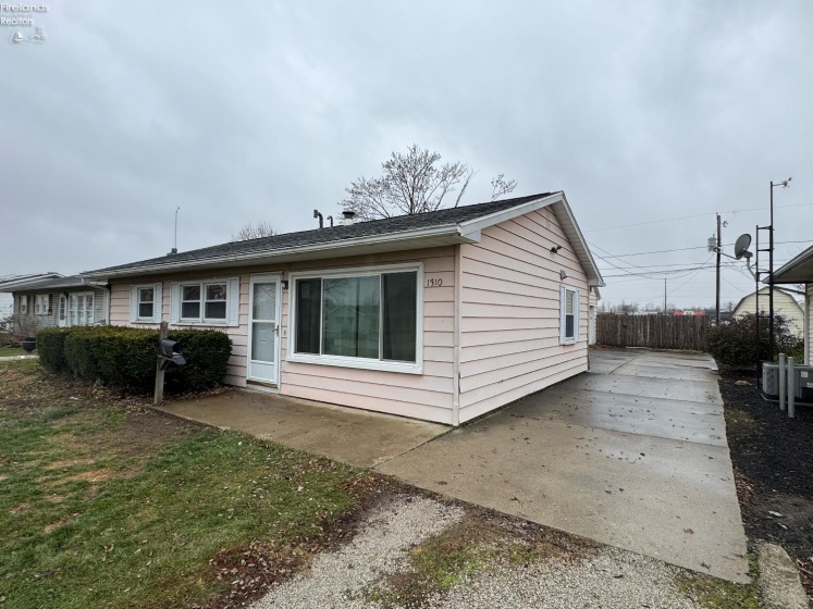 1310 Elmhurst Lane, Fremont, 43420, 3 Bedrooms Bedrooms, ,2 BathroomsBathrooms,Residential,For Sale,Elmhurst,20254736