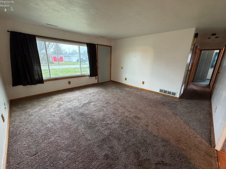 1310 Elmhurst Lane, Fremont, 43420, 3 Bedrooms Bedrooms, ,2 BathroomsBathrooms,Residential,For Sale,Elmhurst,20254736