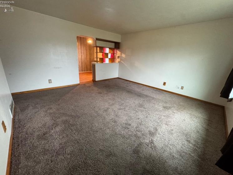 1310 Elmhurst Lane, Fremont, 43420, 3 Bedrooms Bedrooms, ,2 BathroomsBathrooms,Residential,For Sale,Elmhurst,20254736