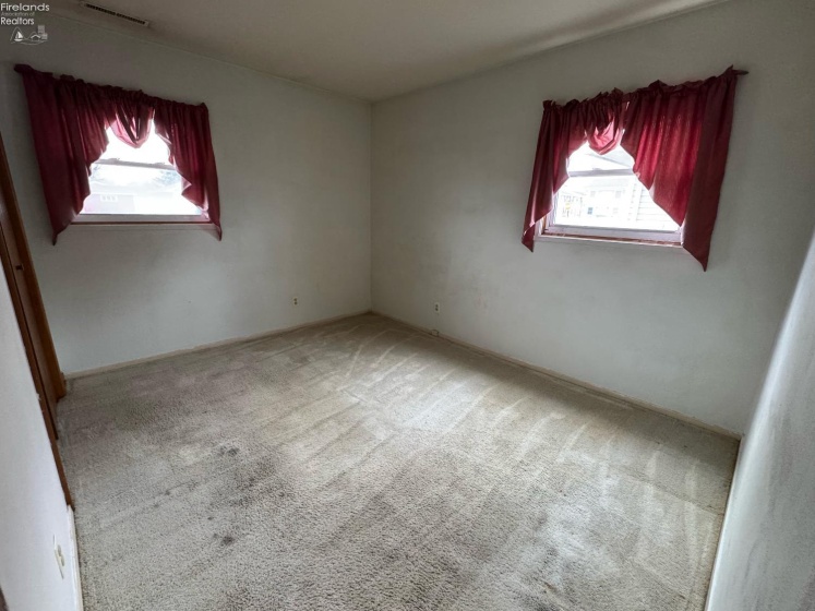 1310 Elmhurst Lane, Fremont, 43420, 3 Bedrooms Bedrooms, ,2 BathroomsBathrooms,Residential,For Sale,Elmhurst,20254736