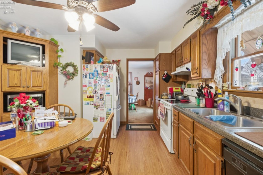 412 Kentucky Avenue, Lorain, 44052, 2 Bedrooms Bedrooms, ,2 BathroomsBathrooms,Residential,For Sale,Kentucky,20254740