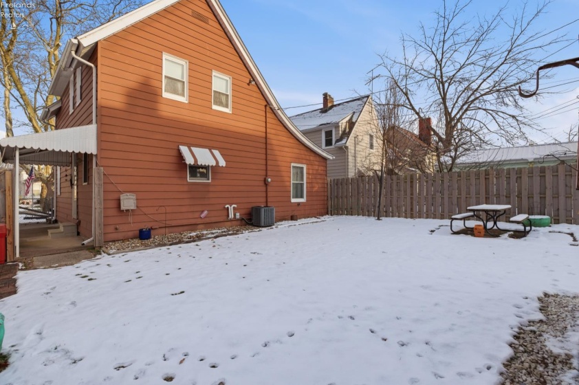 412 Kentucky Avenue, Lorain, 44052, 2 Bedrooms Bedrooms, ,2 BathroomsBathrooms,Residential,For Sale,Kentucky,20254740