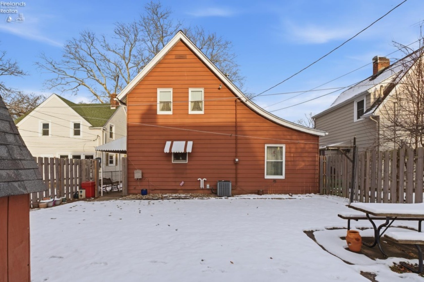 412 Kentucky Avenue, Lorain, 44052, 2 Bedrooms Bedrooms, ,2 BathroomsBathrooms,Residential,For Sale,Kentucky,20254740