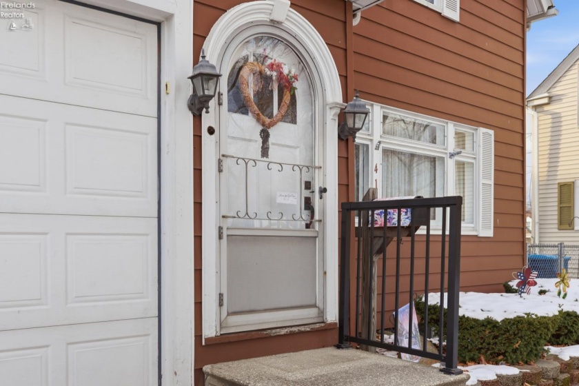 412 Kentucky Avenue, Lorain, 44052, 2 Bedrooms Bedrooms, ,2 BathroomsBathrooms,Residential,For Sale,Kentucky,20254740