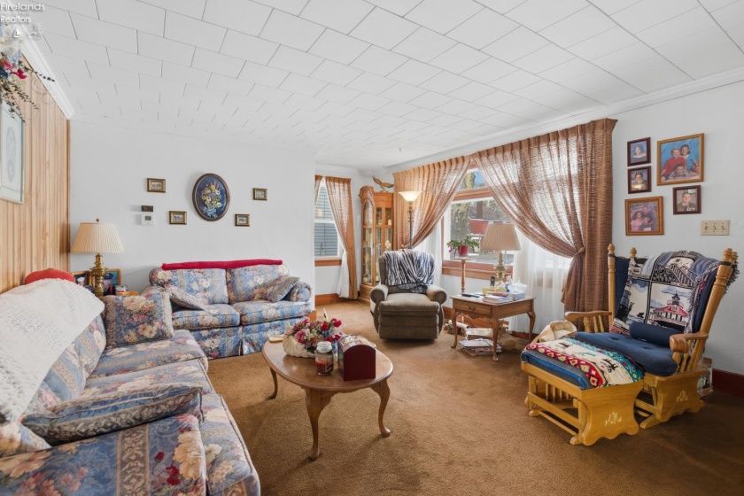 412 Kentucky Avenue, Lorain, 44052, 2 Bedrooms Bedrooms, ,2 BathroomsBathrooms,Residential,For Sale,Kentucky,20254740