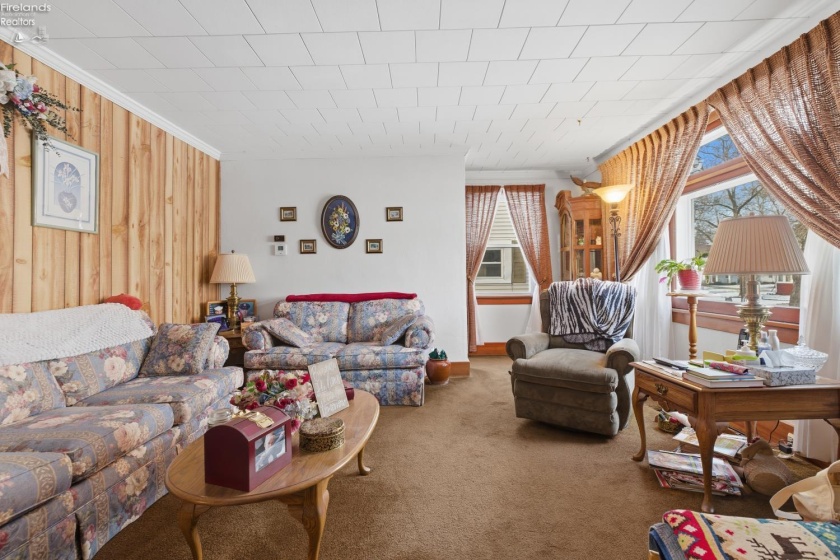 412 Kentucky Avenue, Lorain, 44052, 2 Bedrooms Bedrooms, ,2 BathroomsBathrooms,Residential,For Sale,Kentucky,20254740